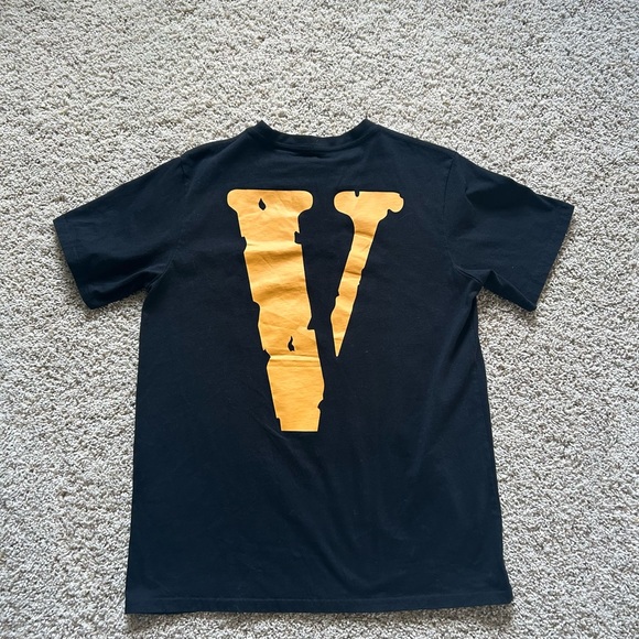 Orange VLONE Logo Tee Shirt Size Large Excellent Condition Fast Shipping - Picture 1 of 5